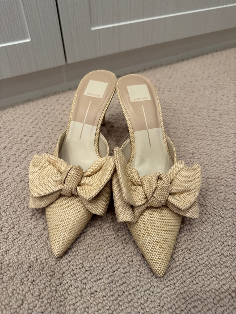 Dolce Vita Beige Bow Pointed-Toe Mules